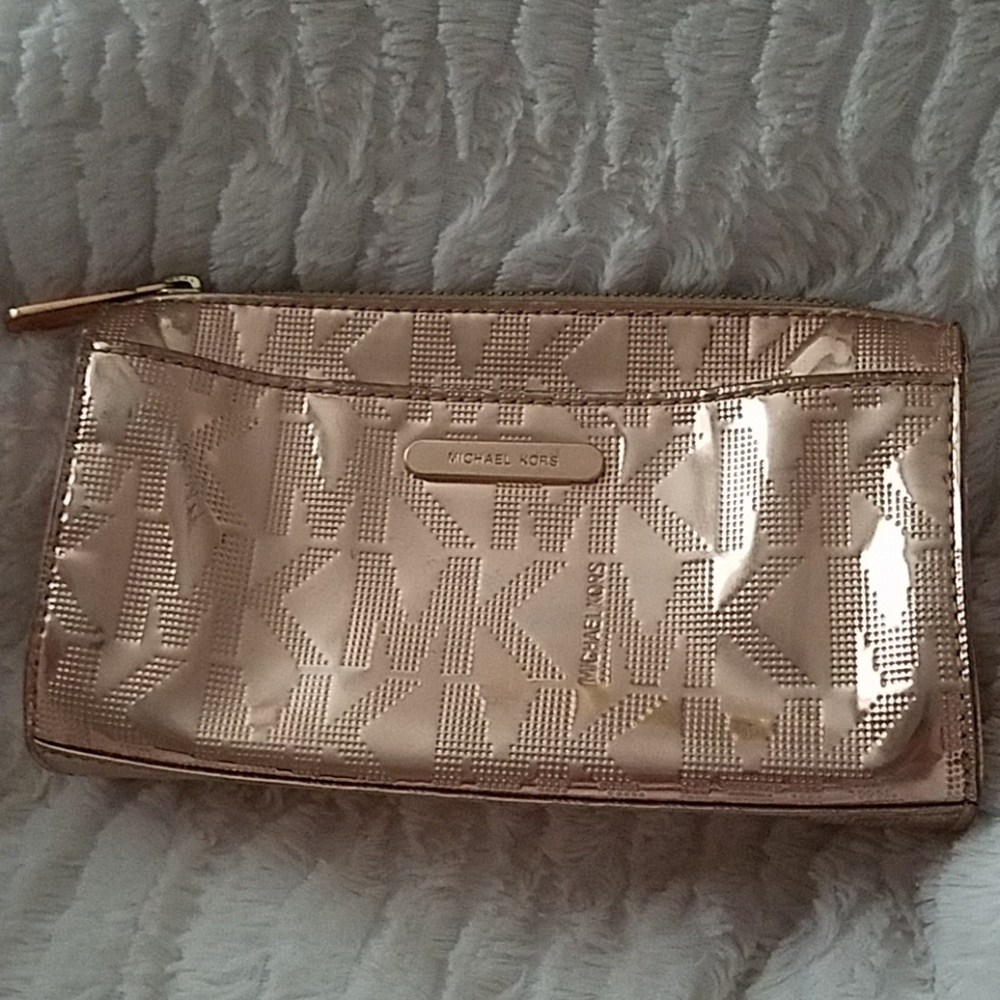 Micheal Kors make up clutch